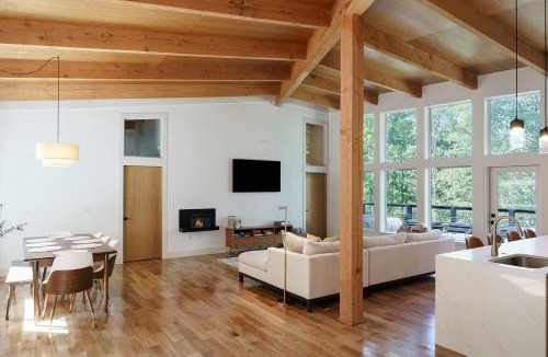 McArthur House | The Hollow House