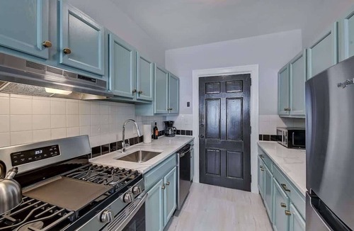 Charlotte Condo | The Home Collection: 6-Bedroom Condo | Near Novant Health and Atrium
