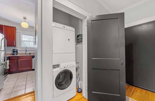 Dilworth Condo | The Home Collection: Pet Friendly Dilworth 2BR w/Balcony near Atrium CMC