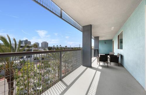 Del Rey Apartment | The Iris-Modern 3BD in the Heart of Marina del Rey-Pool,Gym,Jacuzzi-Near LAX