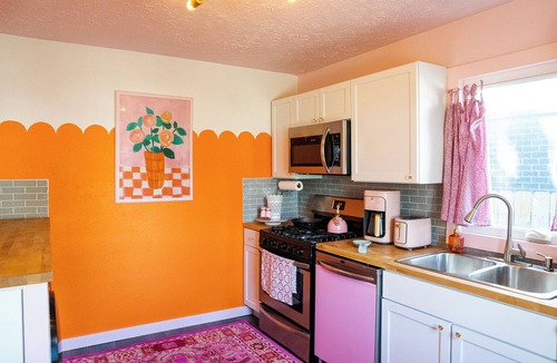 Windsor Park House | The Jewel Box—Historic Tiny Home by Bottleworks—Walk to Mass Ave Indianapolis