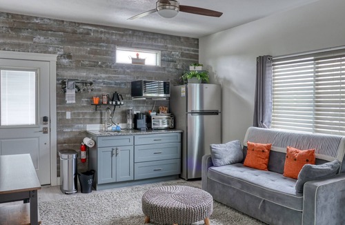 Twin Falls House | The Jolly Rancher/Luxury accommodations/King bed/Oculus