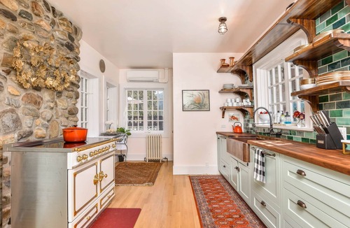Metaline Falls Ski Chalet | The Kirtland Cutter Rock House - Metaline Falls