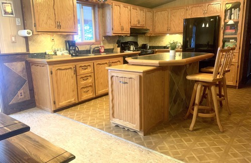 Lake Mary Ronan Cottage | The Lake Mary Ronan Lodge w/Waffles!