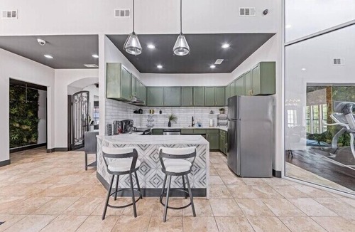North Arlington Apartment | The Landry 283 | Spacious and Cozy 2 Bedroom 1bth