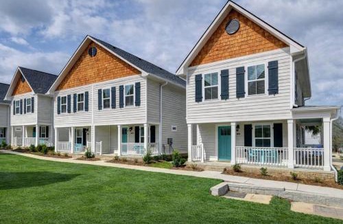 Columbia House | The Laurens Cottage - DT COLA