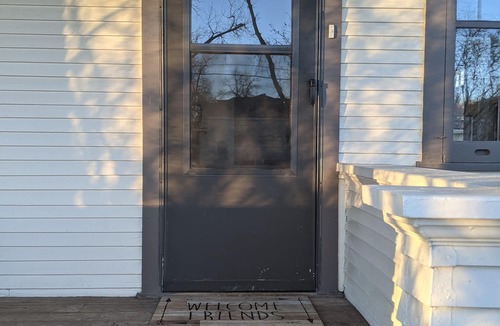 Laramie House | The Lewis House-Upper Level-A Peaceful Spot!