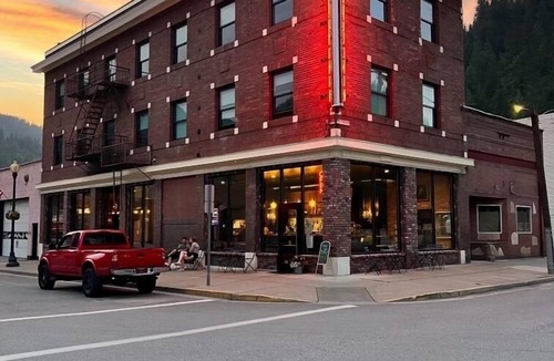 Wallace Apartment | The Linden Lofts at Albertini’s- Downtown Luxury Lofts #3