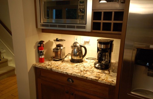 Regional District of Nanaimo House | The Little Beach House- Fully equipped 3 Bdrm Vacation Rental