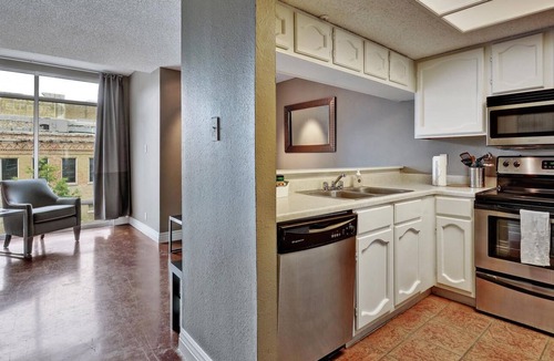 Downtown Austin Apartment | The Littlefields by Lodgewell | Cool-Fun Loft | A3
