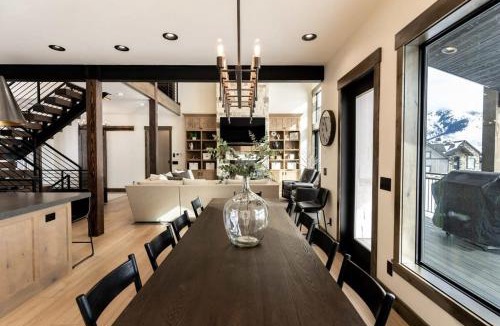 Island Park House | The Lodge at Cutthroat Landing