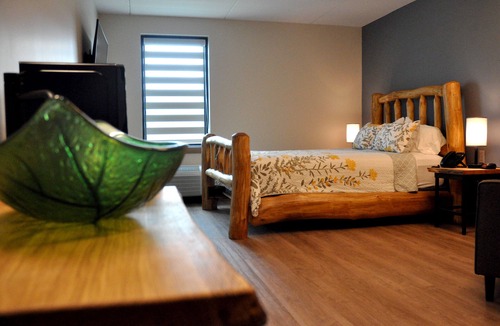 Nelsonville Hotel | The Lodge at Hocking College
