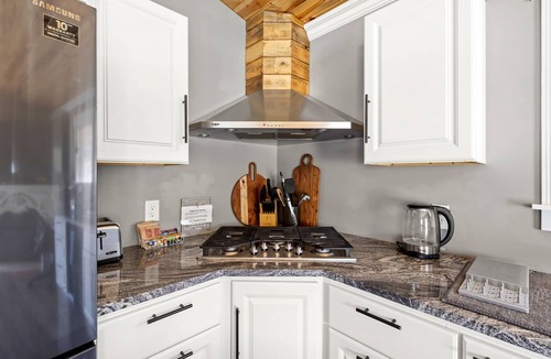 Cascade Cabin | The Lodge at Prewett Creek, near Missouri River!