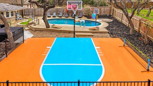 North San Antonio - SAT House | The Lone Star Luxe - Pool - Hot Tub - Sport Court