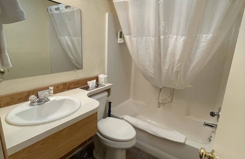 Dubois Hotel | The Longhorn Ranch Lodge and RV Resort