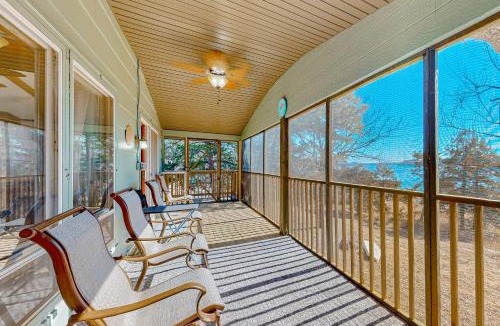 Lost Bridge Village House | The Lost Bridge Lakehouse