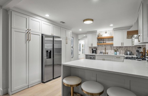 Dallas House | The Lyndzee-Luxury Downtown Haven, Pool, Sleeps 16