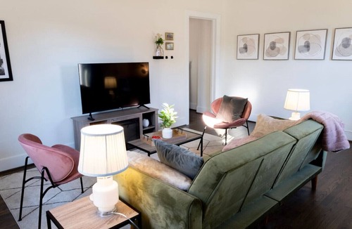 High Point House | The Marilyn: Fun Femme Walkable