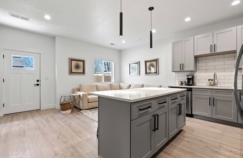 Boise Condo | The *Minimalist's Escape* near Greenbelt & Winery with HOT TUB!