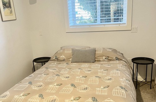 Comox Apartment | The Modern Comox Suite