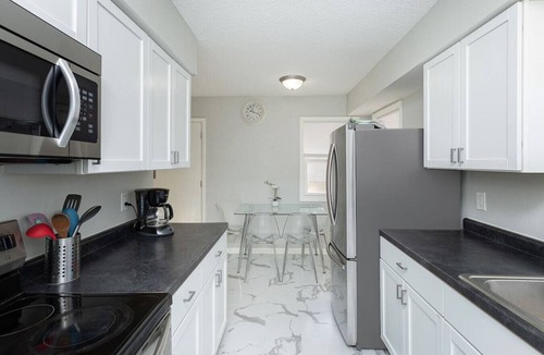 Berwick House | The Modern Getaway - Entire house in Des Moines