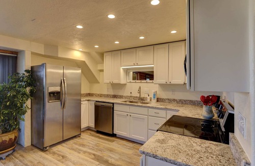 Sheridan Apartment | The Mountain View Walk Out , Truly Panoramic View
