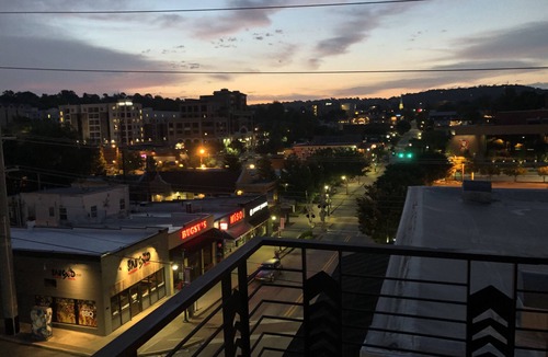 Fayetteville Condo | The Musicians Loft on Dickson Street | One block from UofA Campus!