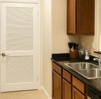 Koreatown Apartment | The Nest at 918 - Pool, Sauna, Laundry, Free Parking and No Cleaning Fee