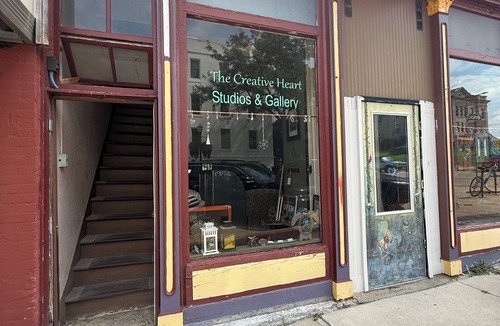 Decorah Apartment | The Nest: Beautiful Apartment Style Lodging In The Heart Of Downtown Decorah.