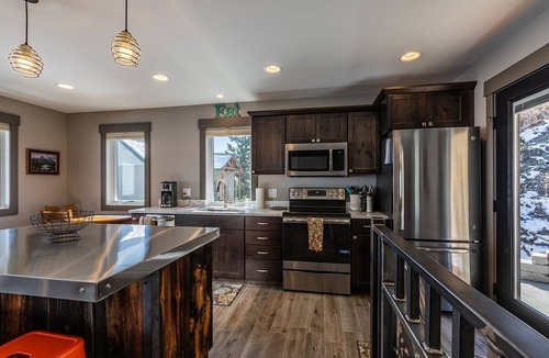 Helena House | The Nest on Main - Walking distance to downtown Helena!