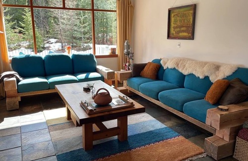 Proctor House | The Nouk - Back to Base Retreat & Wellness - Room with a Queen size bed