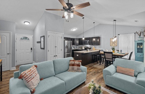 New Bern House | The Oasis.3BR Entire unit with Private Yard