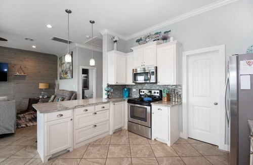 Bermuda Beach House | The Ocean Aire - 30 secs from the sand!