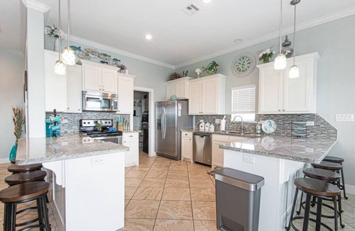 Bermuda Beach House | The Ocean Aire - 30 secs from the sand!