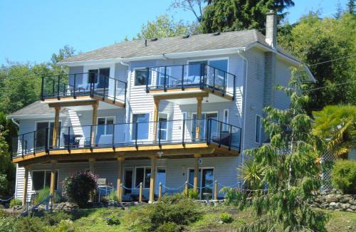 Coal Harbour Hotel | The Oceanfront Inn on Stephens Bay