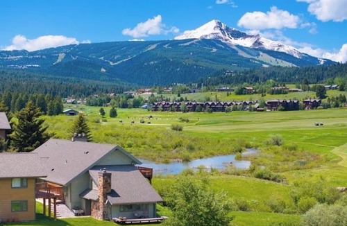 Big Sky Meadow Village Condo | The Otter: Big Sky seasonal pool, hot tub, golf course,space for everyone!
