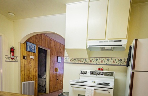 Kellogg House | The Outback: A Silver Mountain Bungalow w/Hot Tub, Pet Friendly