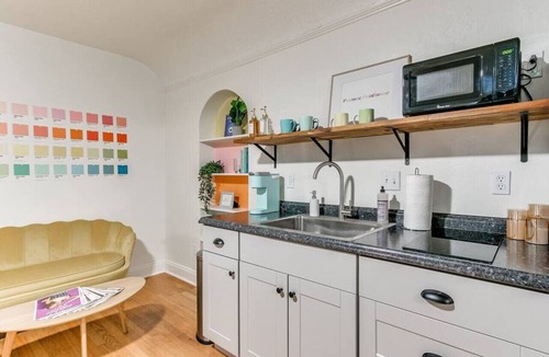 Lincoln Terrace Apartment | "The Pantone Penthouse" - 1B/1B