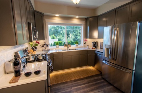 College Place Apartment | The Parkview Loft 0.8 miles from Walla Walla University