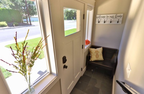 College Place Apartment | The Parkview Loft 0.8 miles from Walla Walla University