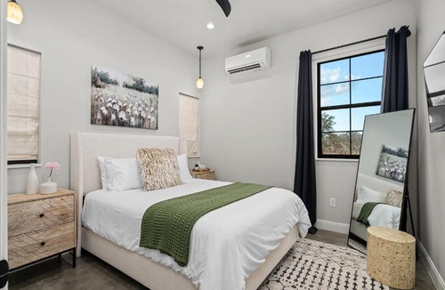 Stonewall House | The Pearl Casita at Featherstone Winery