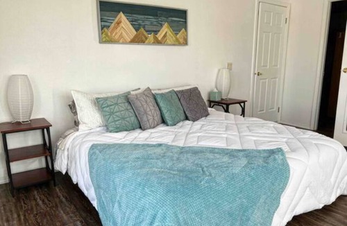 Twin Falls County House | The Perch Riverfront on 40 acres
