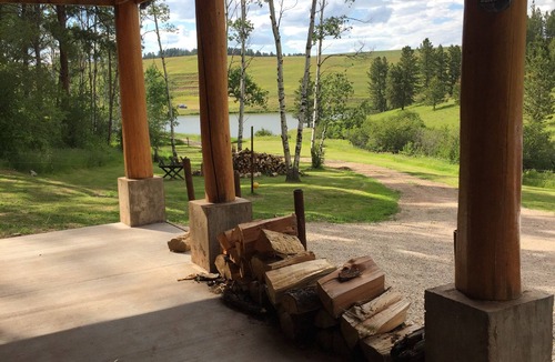 Lewistown Cabin | The Perfect 'Get Away' Beautifully Crafted Log Cabin On Private Reservoir