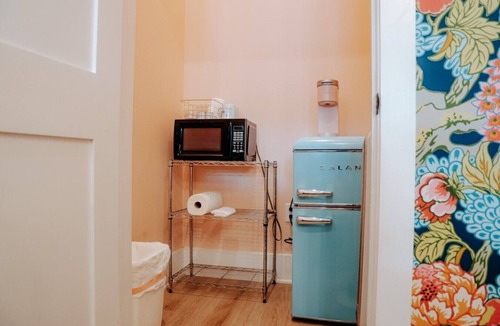 Galveston Apartment | THE PINK ROOM @emilysontheisland