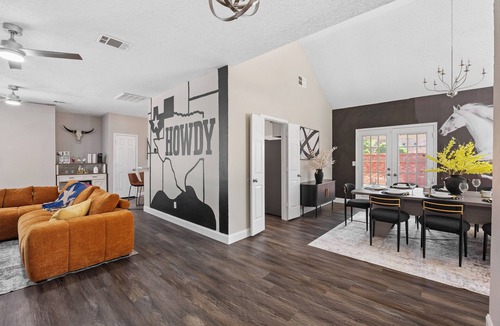 Frisco House | The Pony Haus – Pool, Spa +Climbing Wall sleeps 11 in Frisco TX!