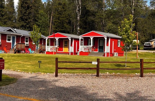Coram Cabin | The Red Station by Glacier - Cabin #5 with AC and laundry
