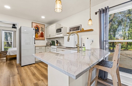 Rock Hill House | The Restful Retreat | 1Bed/1Bth Home | King Bed | Luxury Bath