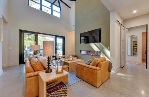 Mount Mourne House | The Retreat at Lake Norman: Boat Dock & Pool!