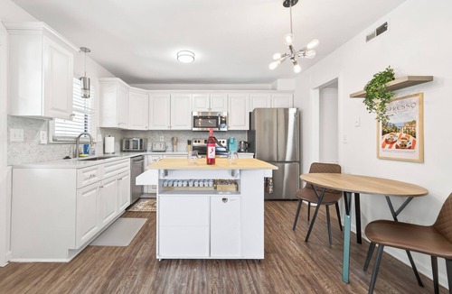 Charlotte House | The Retreat at South Charlotte- Stylish 3BR Getaway, Family Friendly