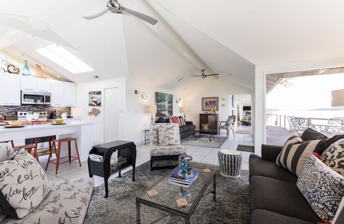 Louisville House | The River's Edge Oasis.Relax & unwind.Casual luxury close to downtown Lville